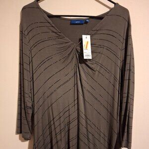 Olive Green NWT Apt 9 TOP